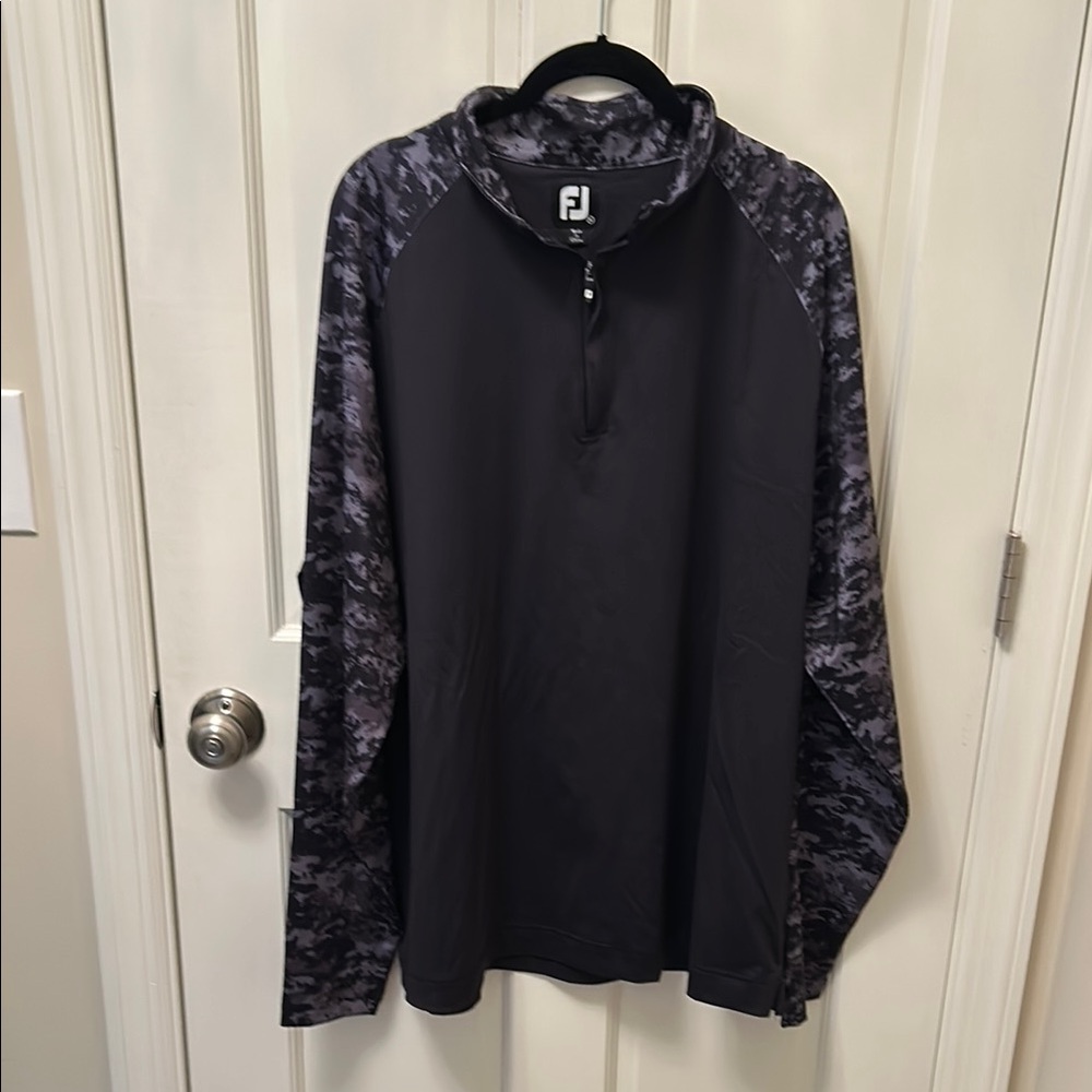 FootJoy Black Lightweight Jacket with Quarter-Zip Design and Camouflage Sleeves